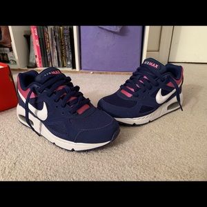 Nike lowtop sneakers
